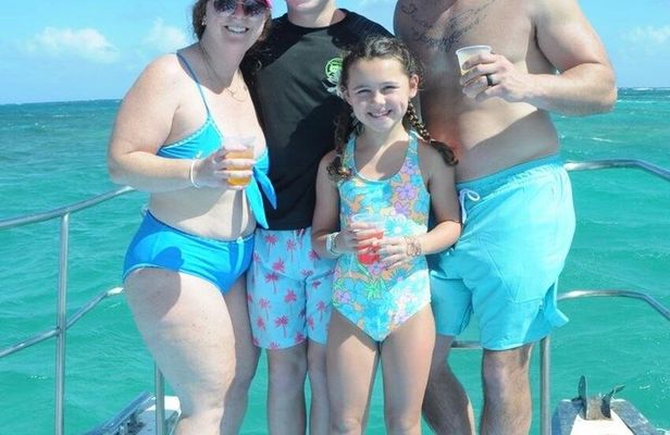 Unforgettable Family Boat Experience
