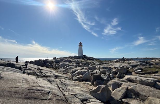 Peggy's Cove and City Tour including Titanic Cemetery