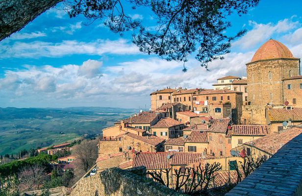 Tuscany from Rome: Montepulciano, Pienza, Wine and Cheese Tasting