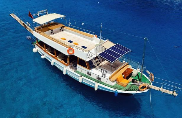 Ölüdeniz Boat Shared Tour max 30 people no loud music