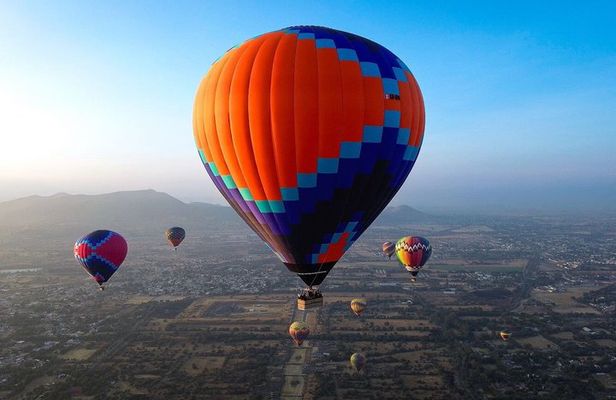 Balloon flight + Cave breakfast + CDMX transportation