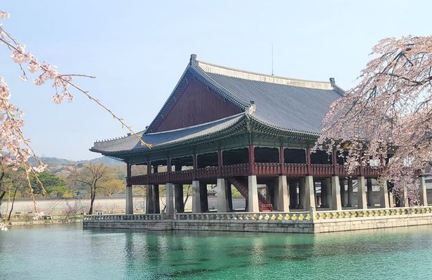 Seoul Highlights Gyeongbok Palace, Insadong, Seoul tower Cablecar