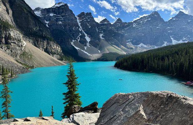 Moraine Lake, Lake Louise and Banff Town Tour