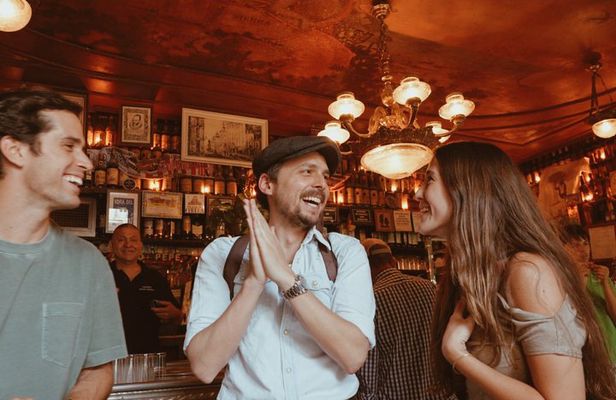 10 Tastings Madrid Tapas and Wine Tour with Live Guitar