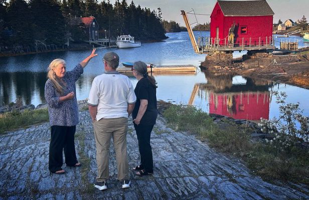 Lunenburg's Hidden Gems and Heritage Tour