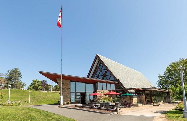 Scenic Cabot Trail Tour with Bell Museum