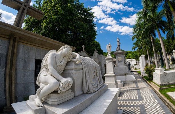 Legends & Legacy: City Tour + Historic Cemetery Walk