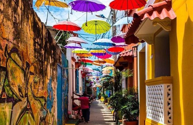 Cartagena Food Adventure: 8 Dishes with Sherpa Food Tours