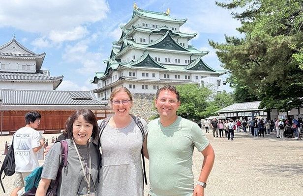 Nagoya Castle Neighborhood Walk: Local Supermarket & Food Tour