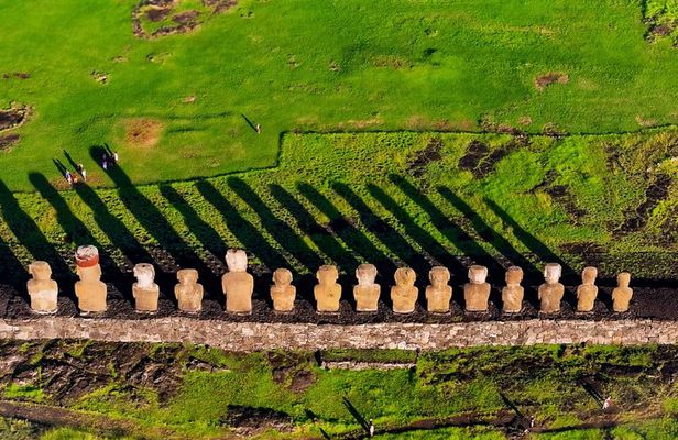 Private Full Day Tour on Easter island "The Highlights"