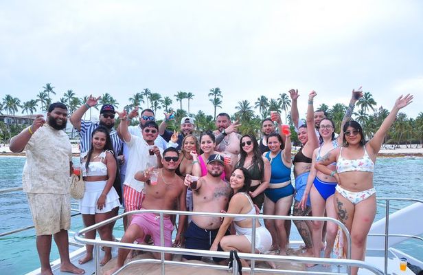 Hip Hop Party Boat in Punta Cana with Open Bar and Nonstop Vibes