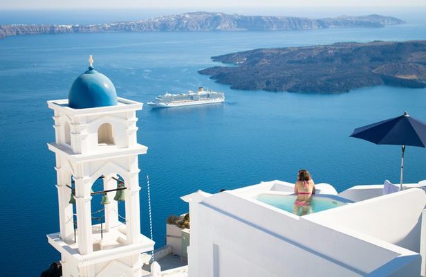 Private Santorini Tour: Oia Sunset, Villages & Black Sand Beach