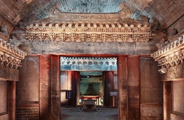 Chengdu Panda Base & Hidden WWII Air-Raid Shelter Bike Tour