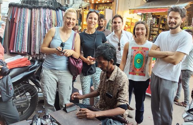 Signature Old City Guided Walking Tour with option of 04 Museums