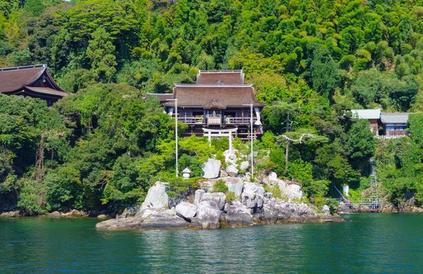 Lake Biwa Cruise, Chikubu Island and Hikone Castle in Kyoto Tour