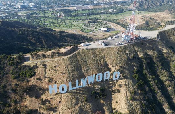 Discovery Flight Over Los Angeles