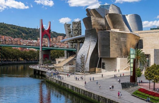 Bilbao Guggenheim Museum Entry Admission With Audio Guide Tour