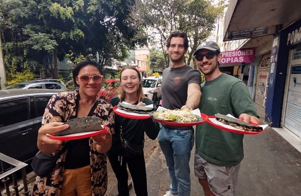 MEXICO CITY FOOD TOUR: flavors on two wheels