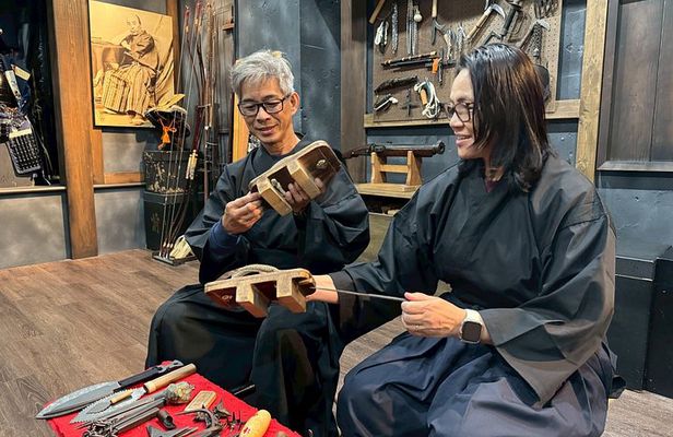 Kunoichi Seminar: Shuriken and Musashi Clan Formal Robe, Tokyo 1h
