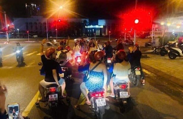 Da Nang Sunset Food Tour Scooter & Han River Cruise by Lady Rider