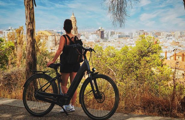 Malaga: E-Bike 3-Hour Sightseeing Tour