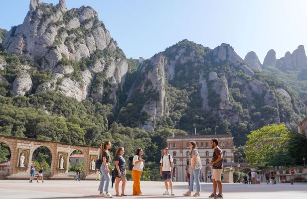 Montserrat Small Group Tour & Wine Tasting from Barcelona