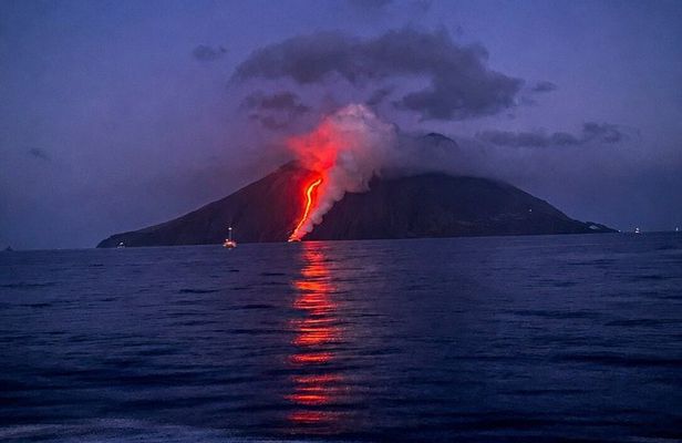 Relaxation excursion from Lipari Panarea and Stromboli.
