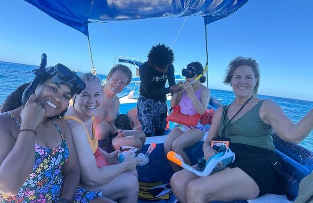 Roatan Two Stop Snorkeling Site with Beach Club