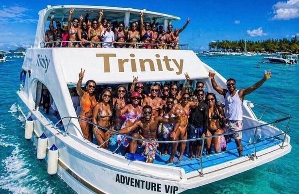 Luxury Yacht Party: Hip Hop & R&B — Open Bar & Hookah Experience