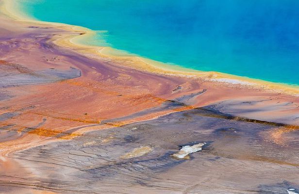 Explore the Yellowstone Caldera
