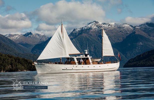Lake Te Anau - Exclusive Private Yacht Charter