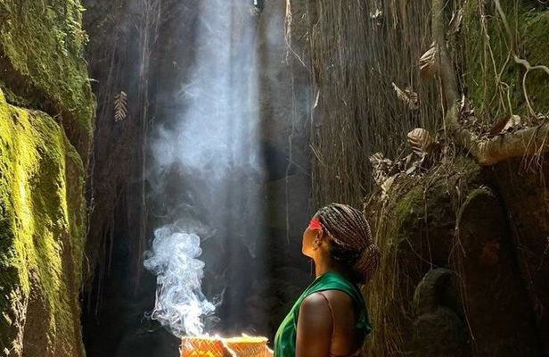 Ubud Melukat Purification Experience with Cultural Tour