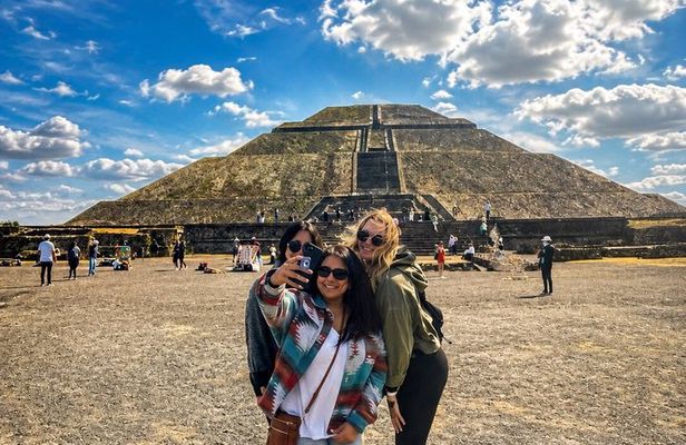 Teotihuacan Early Access Small Group Tour: Beyond the Pyramids