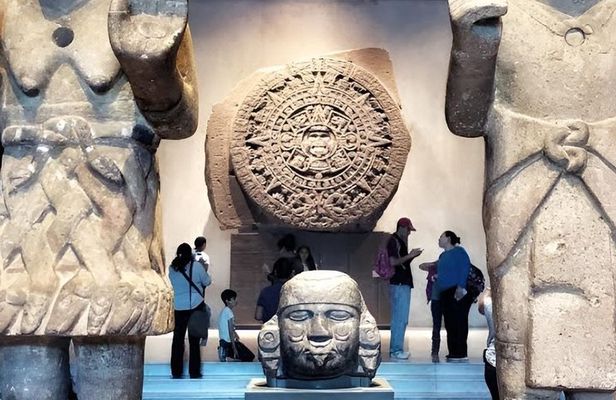 Skip the Line Anthropology Museum Tour with Archaeologist