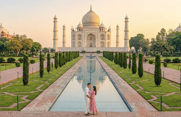 Sunrise Taj Mahal, Agra Fort & Baby Taj Tour – From Delhi by Car