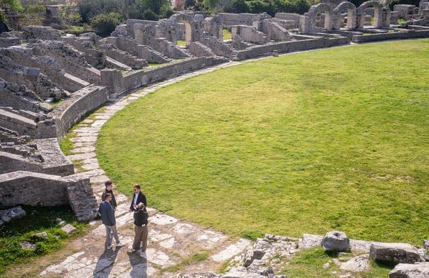Private Salona Roman Amphitheater and Klis Fortress Tour