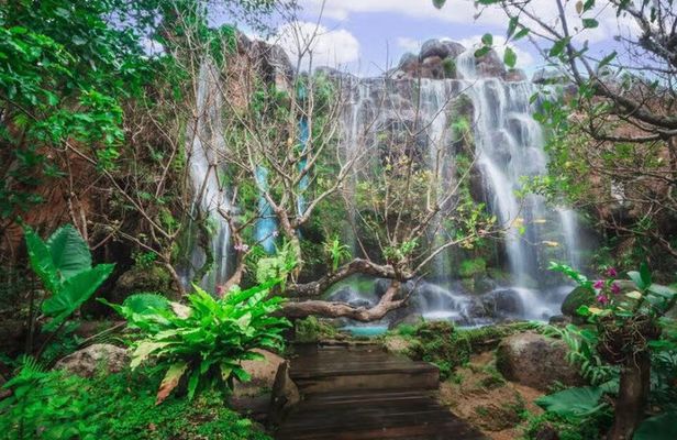Chiang Mai Dantewada Land Bamboo Rafting and Waterfall Tour