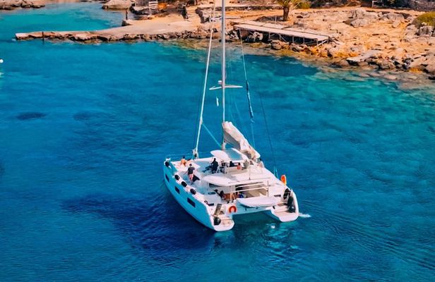 Catamaran Sailing to Dia with Lunch in Heraklion, Crete(EST 2024)