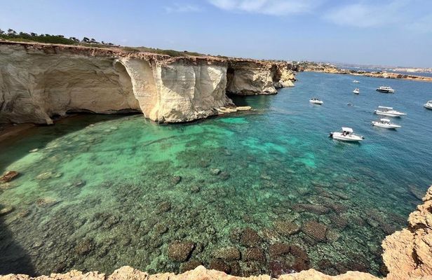 Boat tour Pillirina, sea caves Syracuse and Ortigia
