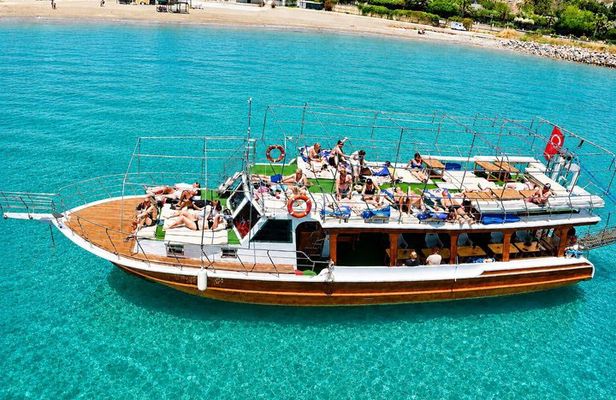 Alanya Relaxing Boat Tour with BBQ Lunch and Transfer