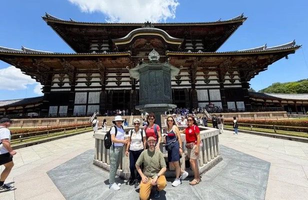 Nara Private Tour in Spanish with pick up in Osaka or Kyoto