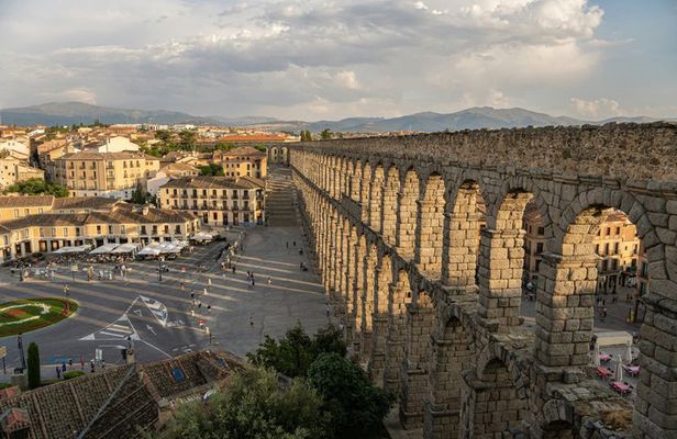 Segovia & Toledo Small Group Tour with Hotel Pick up from Madrid