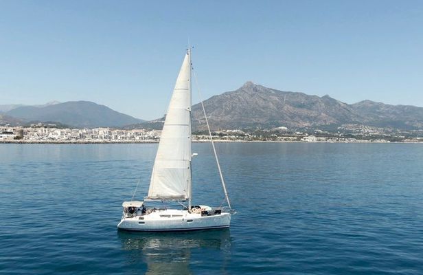 Marbella : enjoy the luxury of Puerto Banus by sailboat