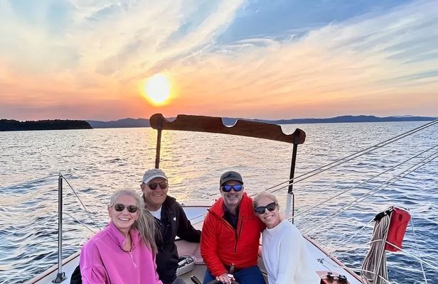 Public Sunset Sailing Cruise on Lake Champlain