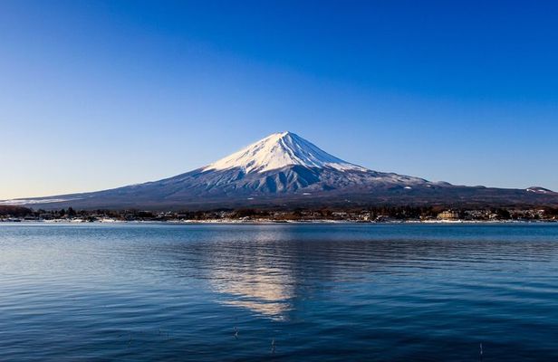 Mt. Fuji, Chureito Pagoda & Lake Kawaguchiko Day Tour from Tokyo