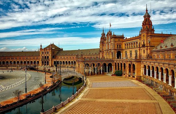 Seville Private City Tour with Alcazar and Plaza de España