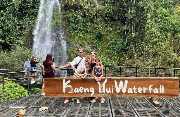 Vang Vieng Full Day Tour: Waterfall, Cave & Blue Lagoon 3