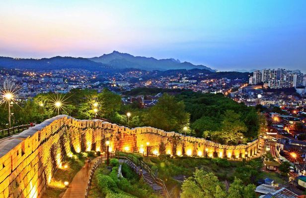 Private Seoul Night Walking Tour Naksan Park and Gwangjang Market