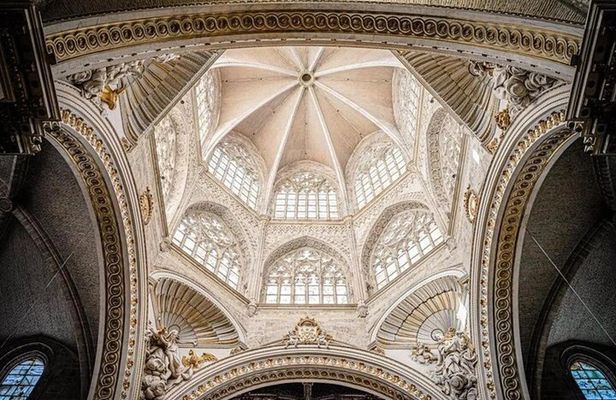 Valencia Cathedral, Holy Grail, Silk Exchange & Wine-Entry Incl.
