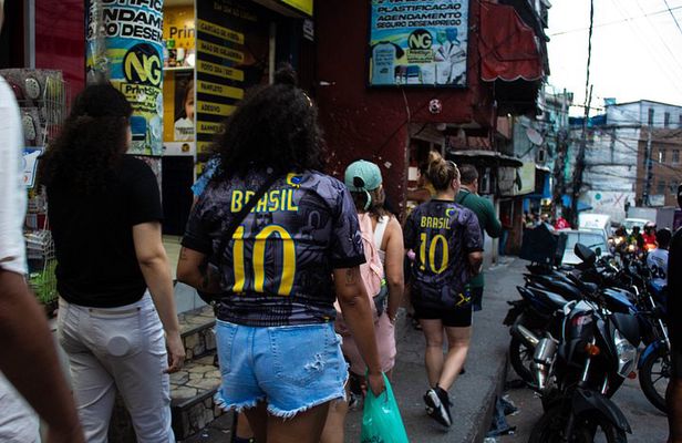 Rocinha on foot plus Transfer